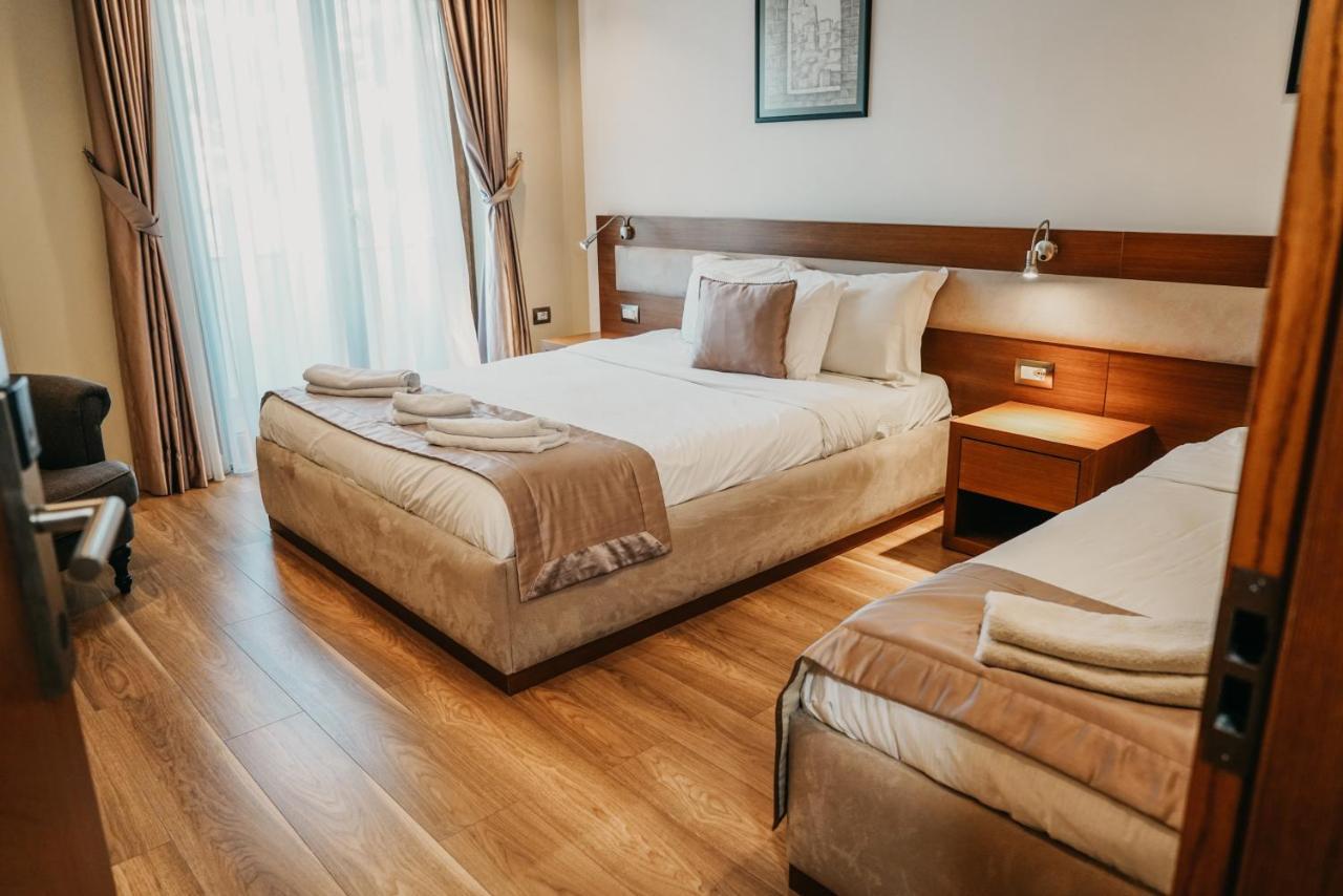 Gjirokastër Center Hotel מראה חיצוני תמונה