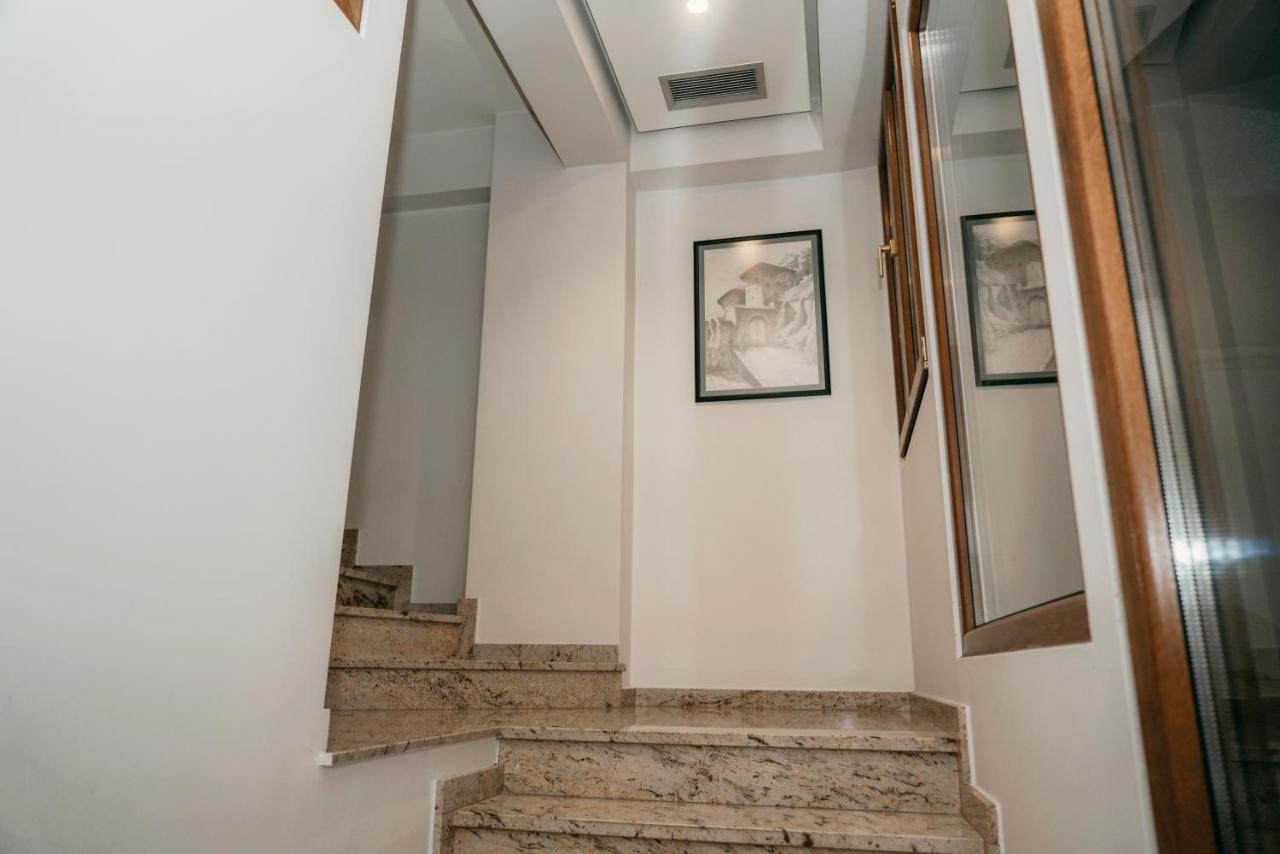 Gjirokastër Center Hotel מראה חיצוני תמונה