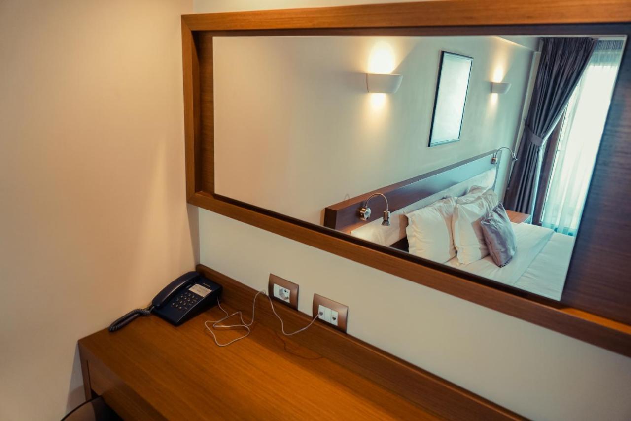 Gjirokastër Center Hotel מראה חיצוני תמונה