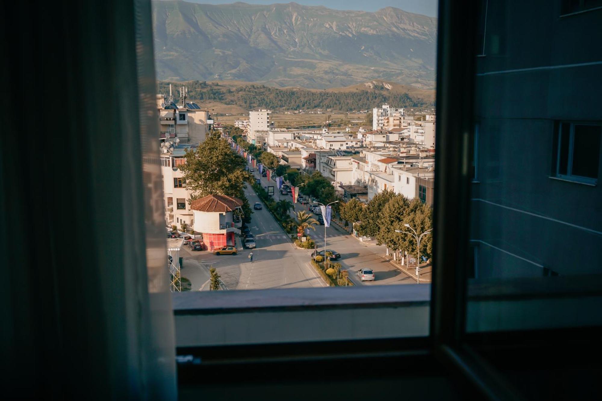 Gjirokastër Center Hotel מראה חיצוני תמונה